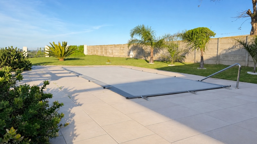 4 Bedroom Property for Sale in Hartenbos Heuwels Western Cape